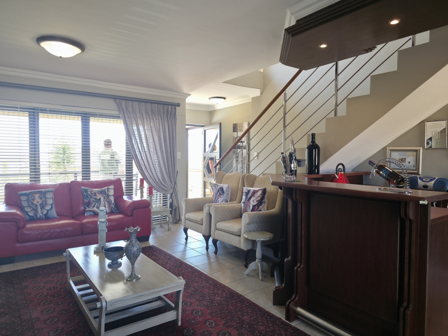 3 Bedroom Property for Sale in Wavecrest Eastern Cape